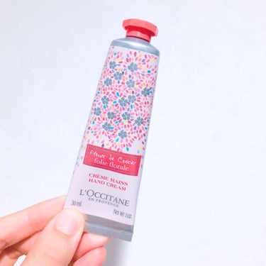 L'OCCITANE チェリースパークル ハンドクリームのクチコミ「あの有名なロクシタンのハンドクリームです！！
ロクシタンのものって本当に匂いがどストライク！！.....」（1枚目）