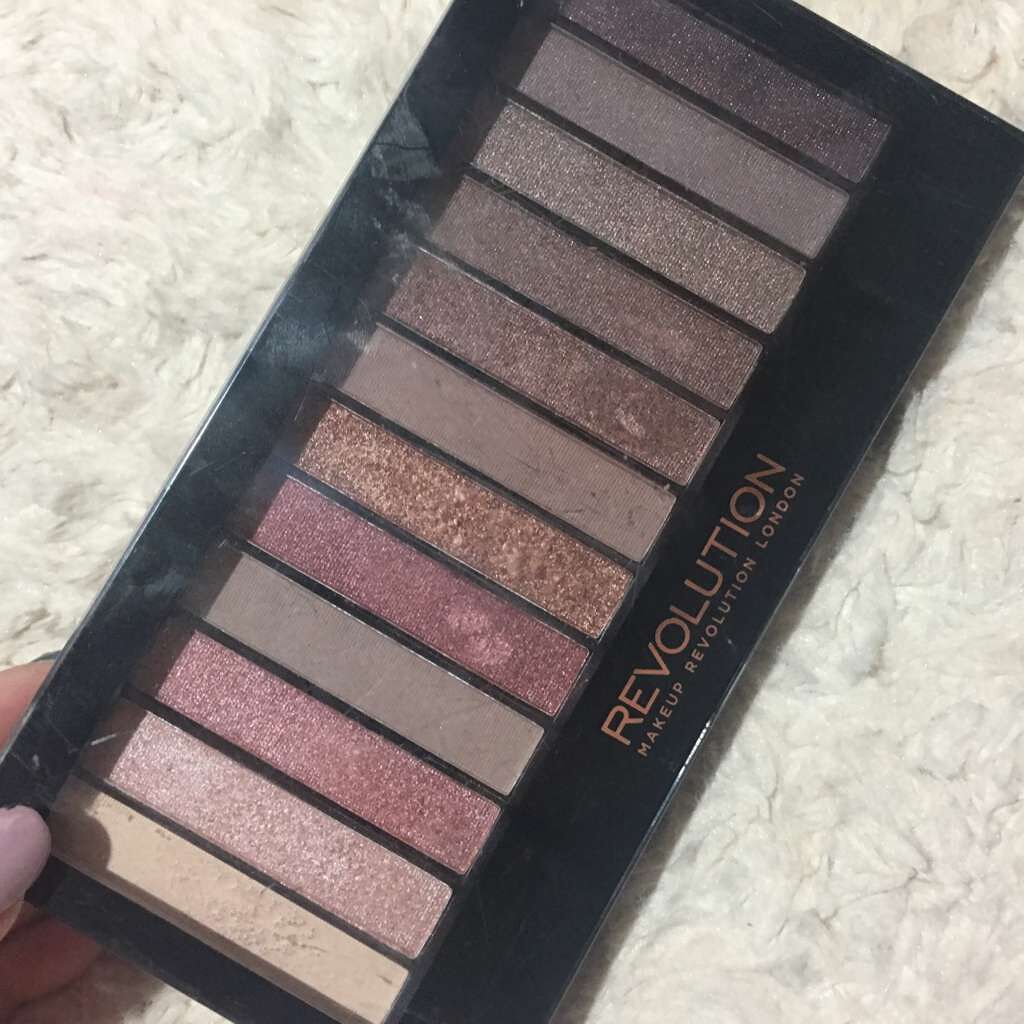 redemption eye shadow palette/MAKEUP REVOLUTION/アイシャドウパレットを使ったクチコミ(2枚目)