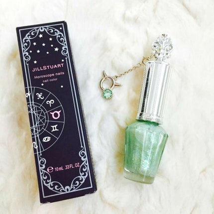JILL STUART ホロスコープネイルズのクチコミ「JILLSTUART♡ホロスコープネイルズ 牡牛座
プレゼントで頂きました💓
星座のネイルなん.....」(1枚目)