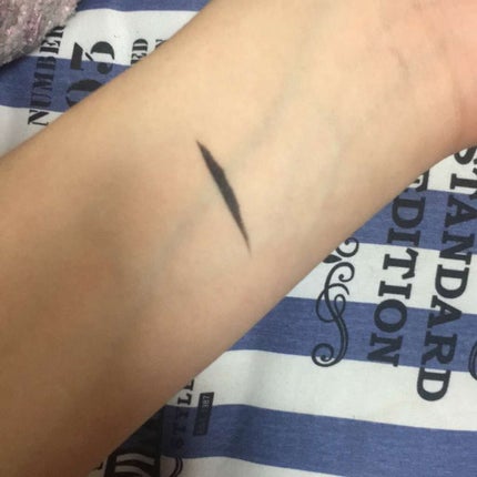 モテライナー リキッド/UZU BY FLOWFUSHI/リキッドアイライナーを使ったクチコミ(2枚目)