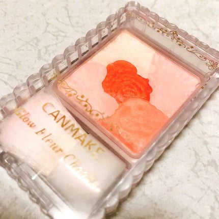 グロウフルールチークス 06 ミルキーレッドフルール/キャンメイク/パウダーチークを使ったクチコミ(1枚目)