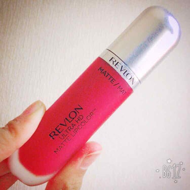 Revlonのマットリップ❤️
付けたらすんごい真っ赤になります！
自分は赤のリップがすきだから
これは凄くオススメです!!!
マットリップなので普通にマットな感じになります！
あと.落ちにくいので頻繁