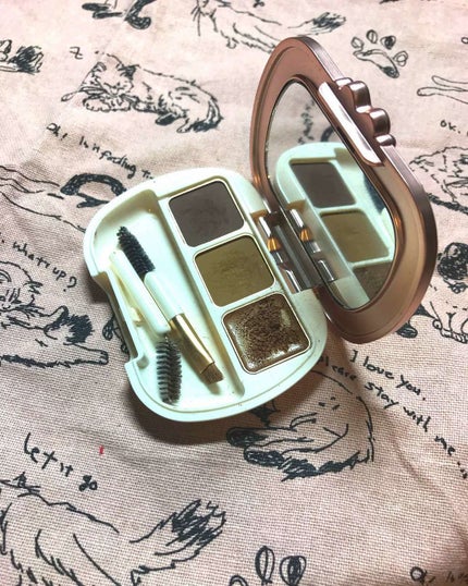 アイブロウ パレット/レ・メルヴェイユーズ ラデュレ/パウダーアイブロウを使ったクチコミ(2枚目)