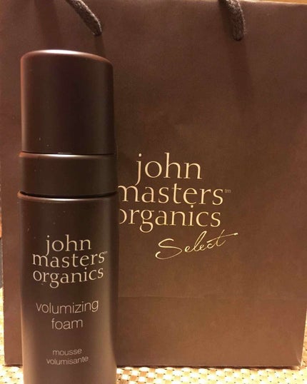 john masters organics ボリューマイジングフォームのクチコミ「【ジョンマスター ボリューマイジングフォーム】
✔︎泡状のスタイリング剤で、髪に揉み込んでド.....」(1枚目)