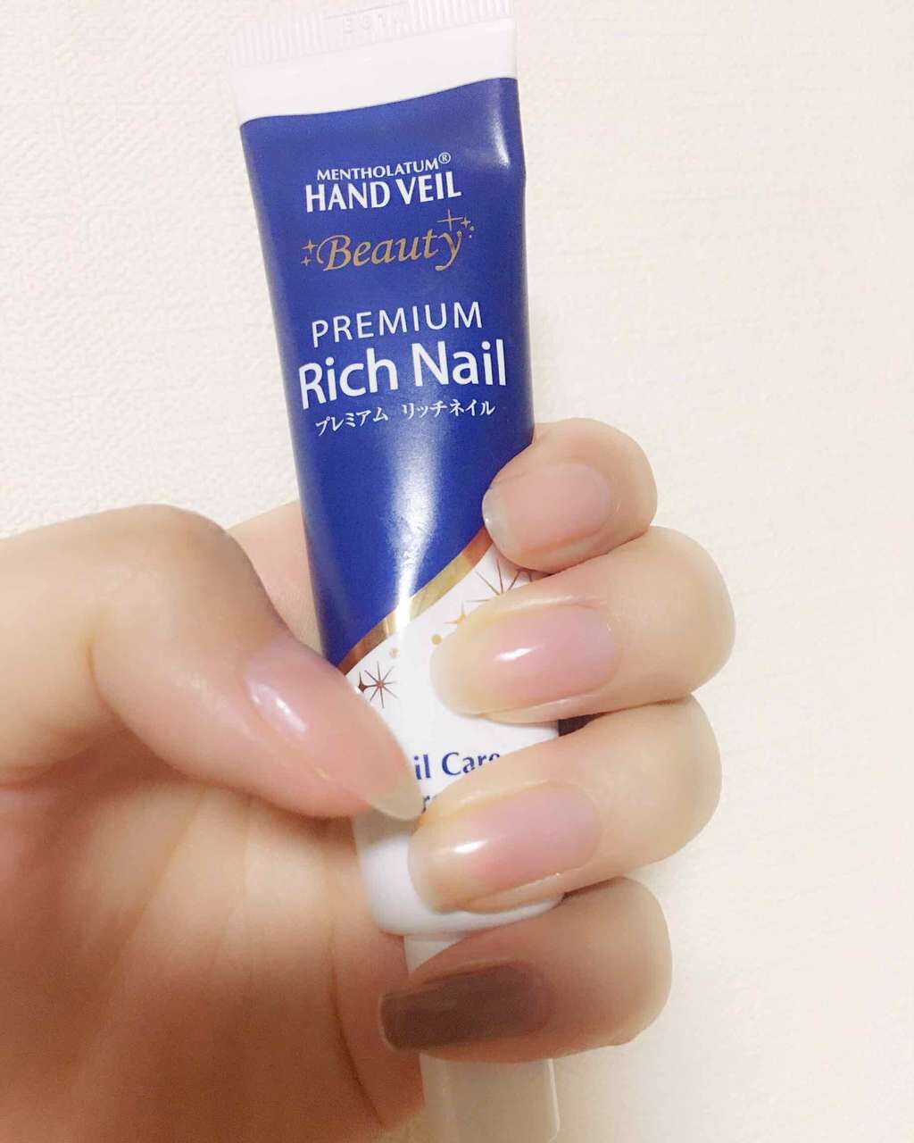 たろす on LIPS 「マイナー商品の紹介!トップコートなしの美しい爪へ!美容院で施術..」(1枚目)