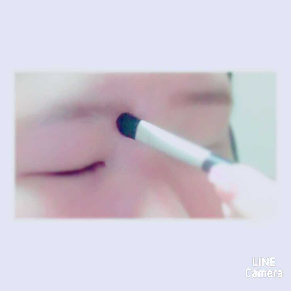 春姫 アイシャドウブラシ/DAISO/メイクブラシを使ったクチコミ(3枚目)