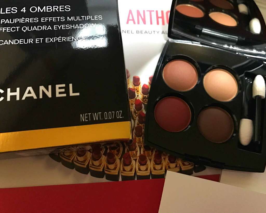 CHANEL オンブル フルリのクチコミ「シャネルのこのアイシャドウは
凄く上品で気に入っています！
見た目も可愛いしこれからも大事に
.....」（1枚目）