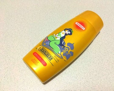 サンカット 日焼け止めジェル SPF50

ウォータープルーフです！ジャスミンの限定パッケージ❤とってもかわいくて、持ち運びも◎

たくさん入ってて安いのでコスパもよいです！
顔にも使えます！！日焼け止