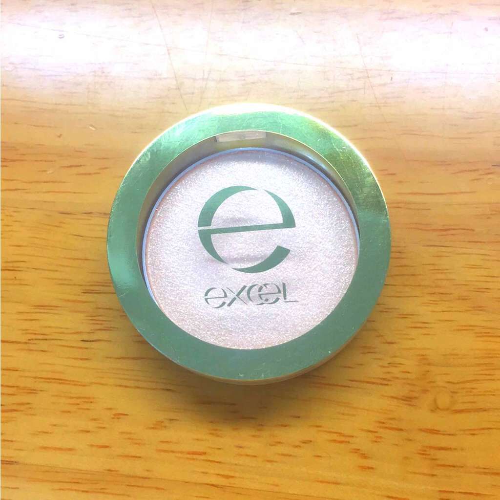 シャイニーシャドウ N/excel/単色アイシャドウを使ったクチコミ(1枚目)