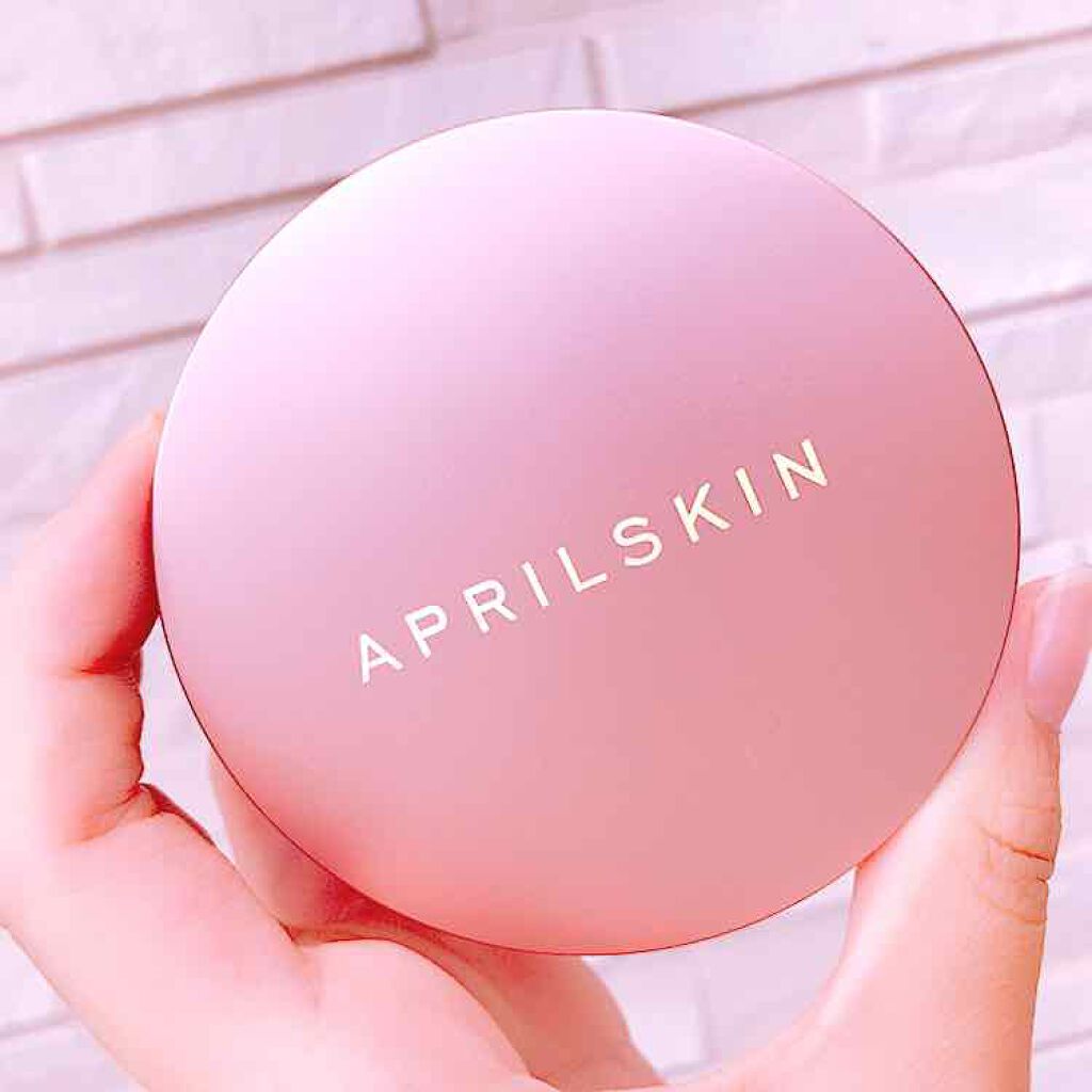 21호 Light Beige🌷

皮脂油分をコントロールしてくれる、夏や脂性肌の方にオススメのファンデです！


✨オススメポイント✨
全く崩れない！この間、1日中出歩いてとても汗をかいたんですが、ほとんど崩れていませんでした！
サラサ