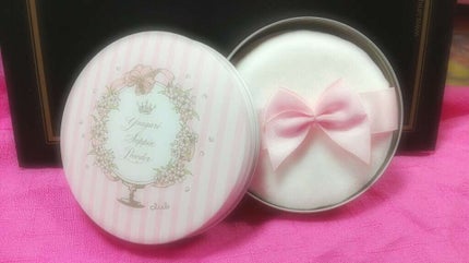 すっぴんパウダー B サクラスウィートソローの香り 2022/クラブ/プレストパウダーを使ったクチコミ(1枚目)