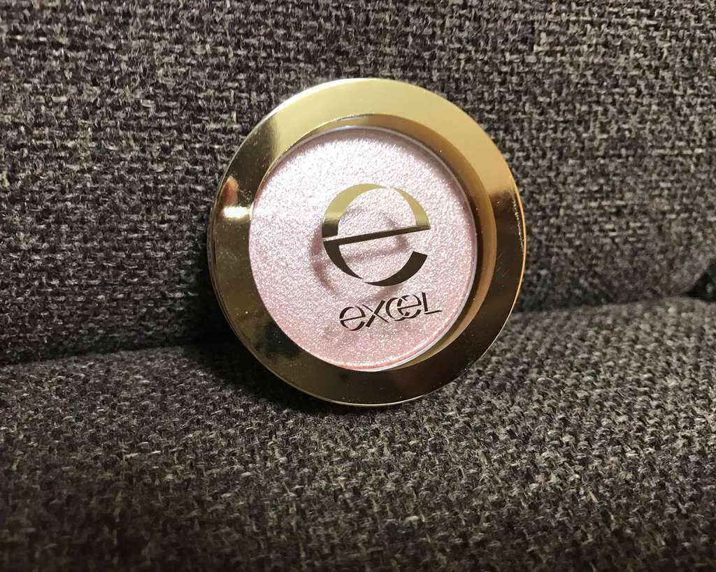 シャイニーシャドウ N/excel/単色アイシャドウを使ったクチコミ(1枚目)