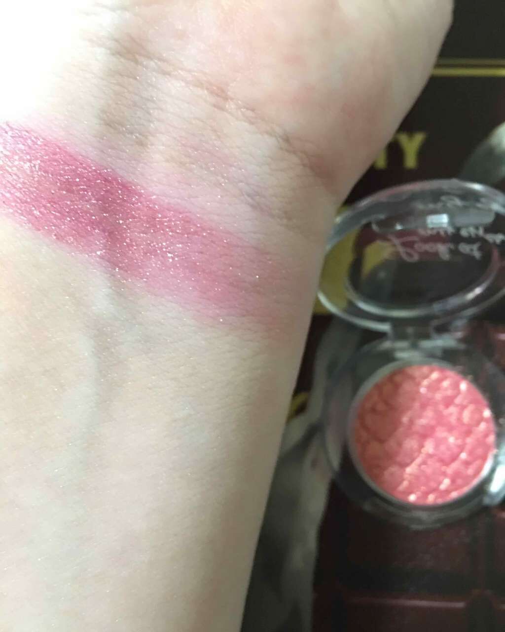 ルックアット マイアイジュエル/ETUDE/単色アイシャドウを使ったクチコミ(2枚目)