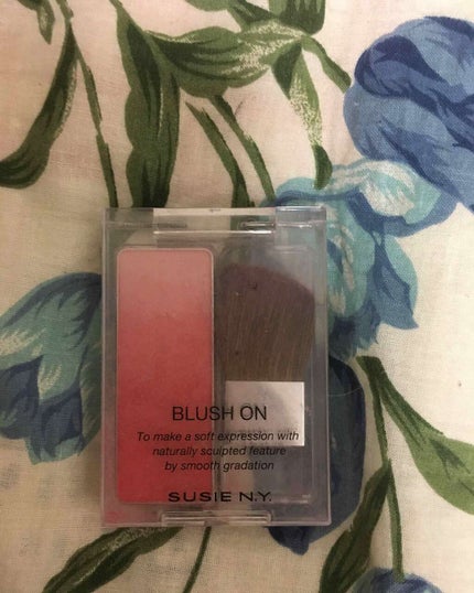 SUSIE N.Y. スージー ブラッシュオンのクチコミ「スージー ブラッシュオン
色々チークは試しましたが、いつもこれを使ってます♬
付属の筆が柔.....」(1枚目)
