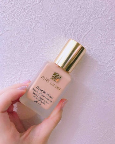 🌸 ESTEE LAUDER ダブルウェア 



○ 密着感がすごい
○ 結構時間が経っても落ちにくい


✕ 汗を沢山かいた部分は少し落ちる事も…
✕ ムラが出来やすい
✕ めちゃくちゃ保湿しないと