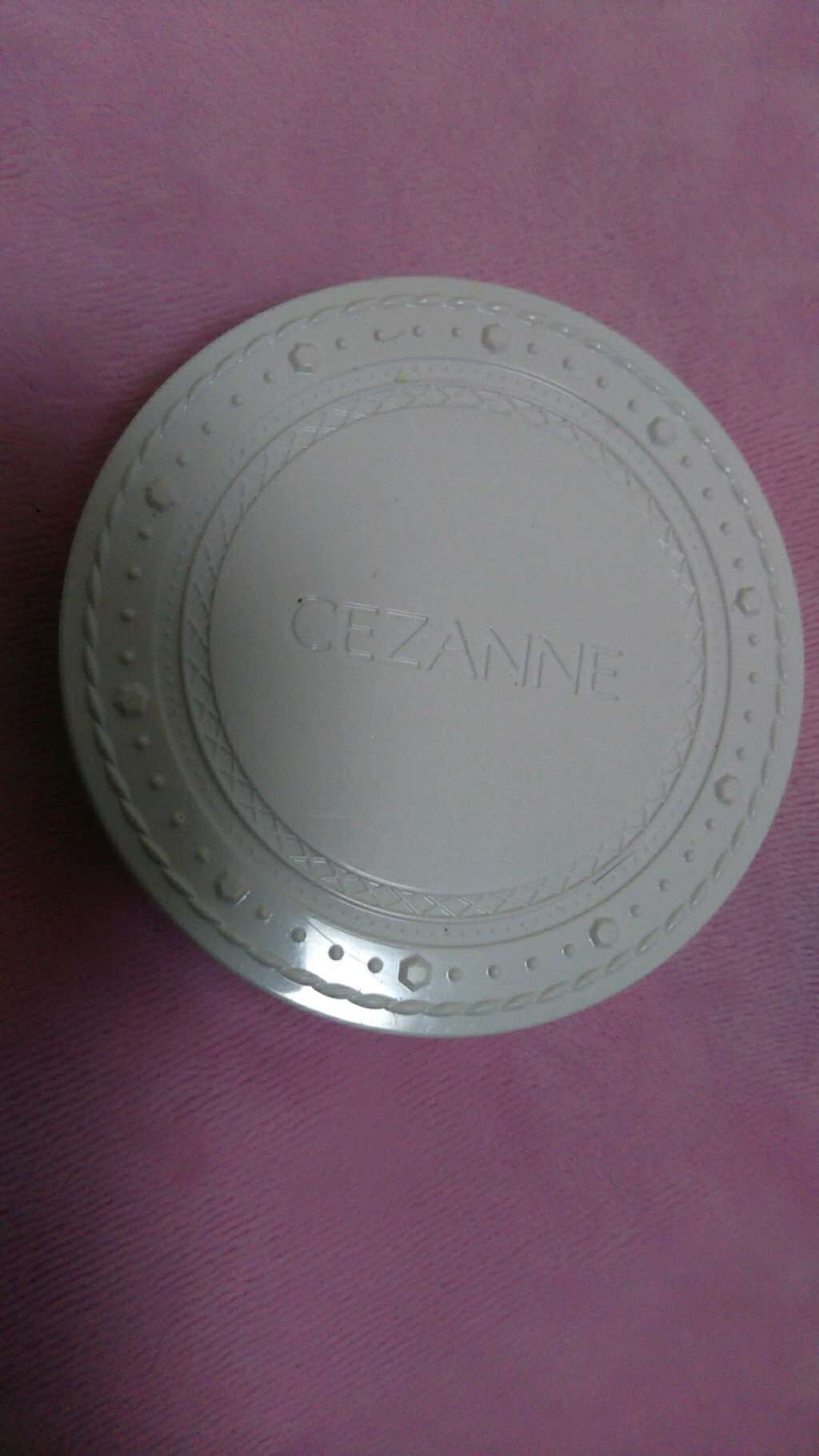 UVクリアフェイスパウダー/CEZANNE/プレストパウダーを使ったクチコミ(1枚目)