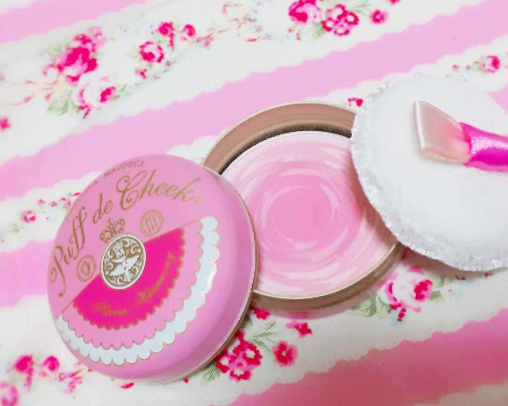 パフ・デ・チーク(フラワーハーモニー)/MAJOLICA MAJORCA/パウダーチークを使ったクチコミ(2枚目)