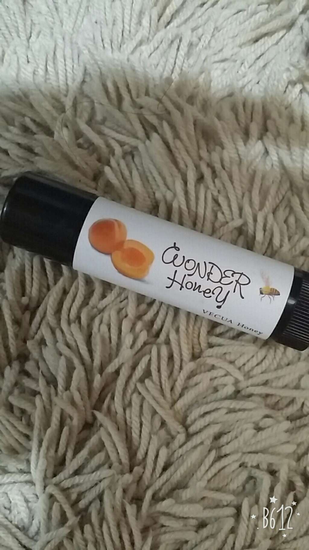 ワンダーハニー 色づくジューシー蜜リップ/VECUA Honey/リップクリームを使ったクチコミ(1枚目)