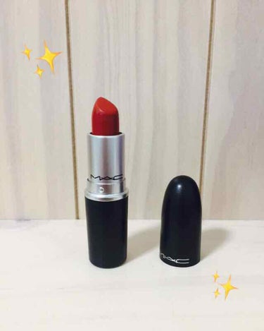 〈 MAC  CHILI 〉

茶色と赤の間のいろです💄✨

とっっってもマット💋

大人っぽいメイクや秋メイクにおすすめ💃🍁

なんといってもMACのリップはいい匂い~~~~~~~~~~~~~~~~~