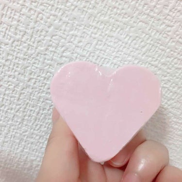 SABON SABON ハートソープのクチコミ「SABON ハートソープ 💖

あま〜いベリーの香りです🍓

香りが強めでハート型でかわいいの.....」（1枚目）