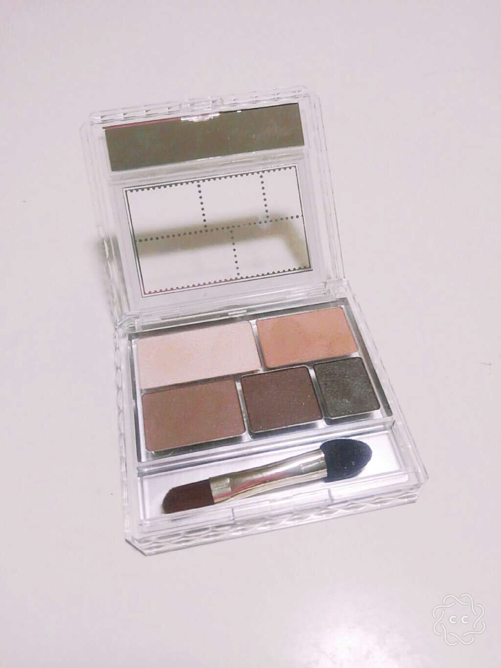 パーフェクトマルチアイズ/キャンメイク/アイシャドウパレットを使ったクチコミ（2枚目）