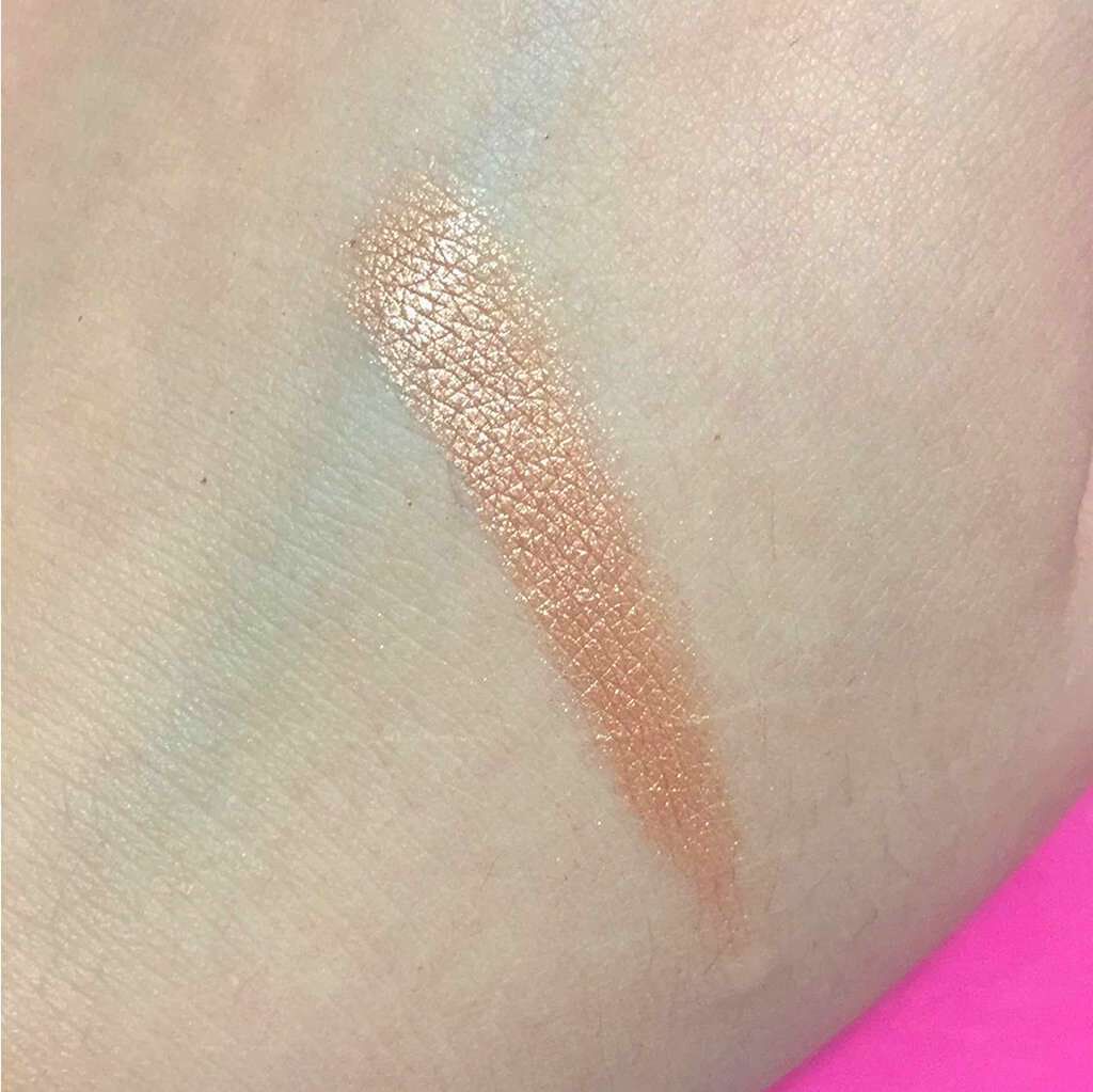 シマーシャドウ/Cheers to life/単色アイシャドウを使ったクチコミ(3枚目)