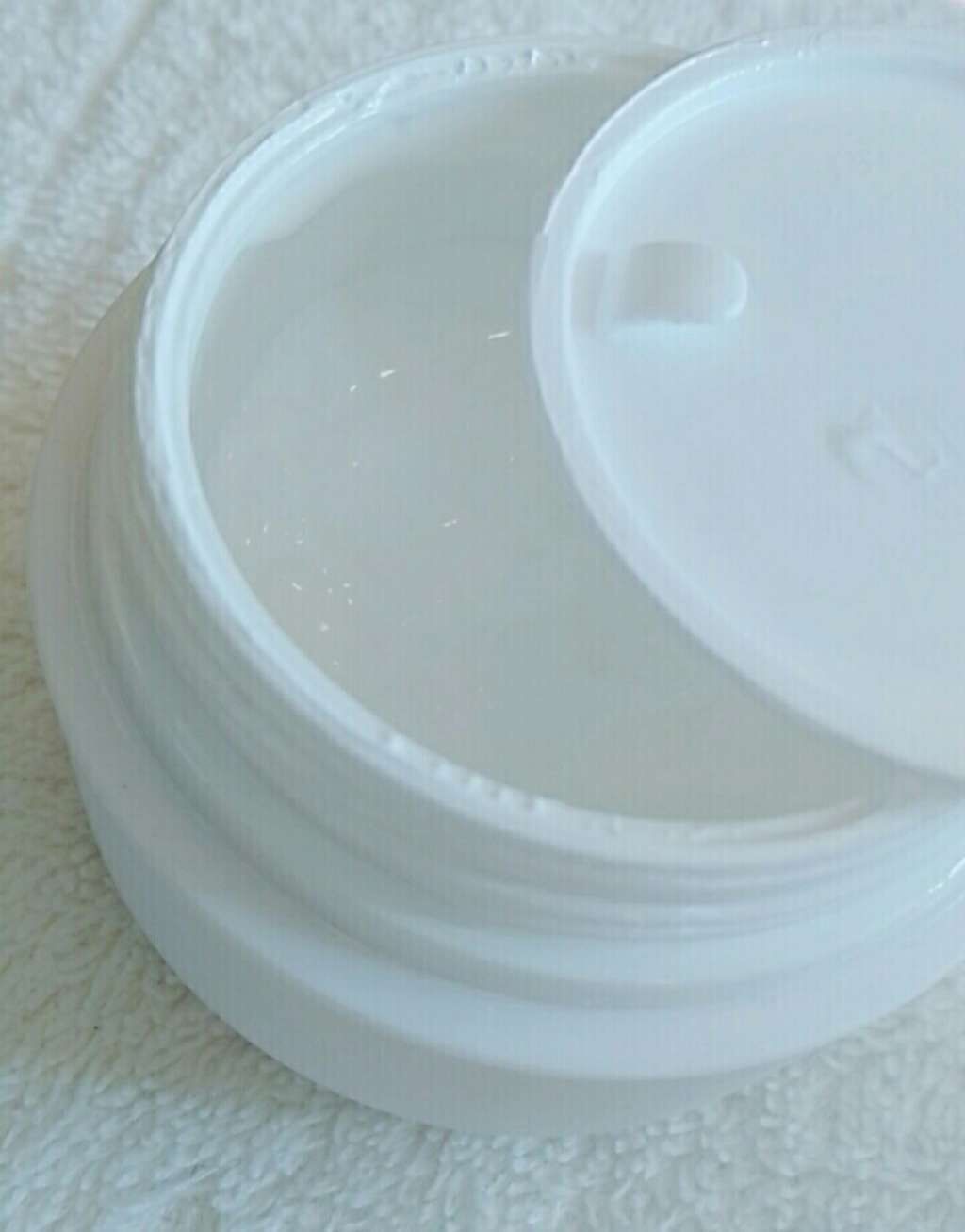 WHITE MILK CREAM/3CE/フェイスクリームを使ったクチコミ（2枚目）