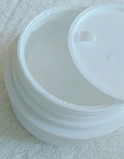 WHITE MILK CREAM/3CE/フェイスクリームを使ったクチコミ(2枚目)