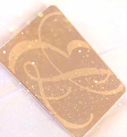 ESTEE LAUDER ピュア カラー アイシャドウ トリオのクチコミ「04番使用です。
キラキラとしたラメ細かくがとても可愛く発色してくれます。
ピンクの方は涙袋に.....」(1枚目)