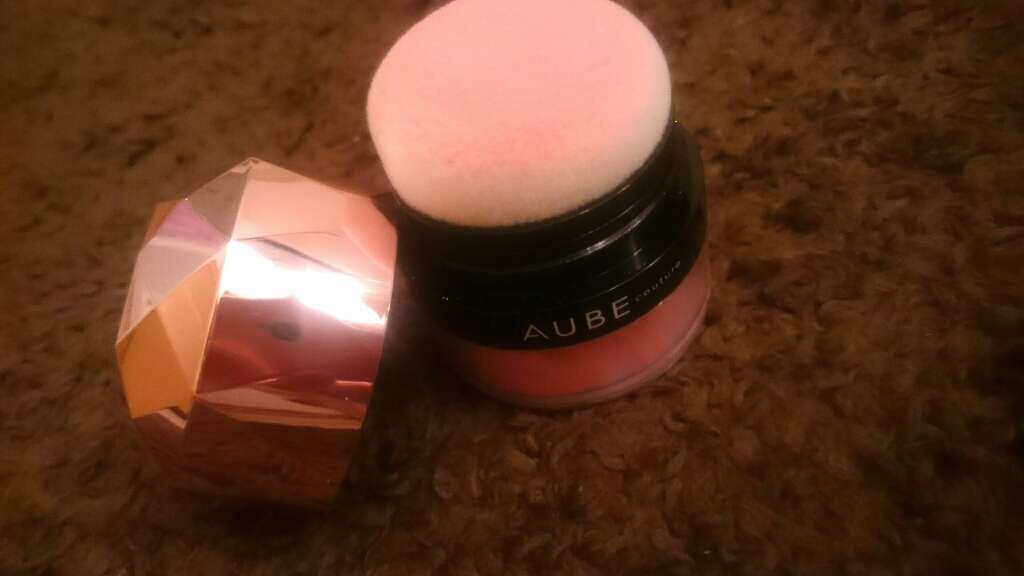 ぽんぽんチーク/AUBE/パウダーチークを使ったクチコミ(1枚目)