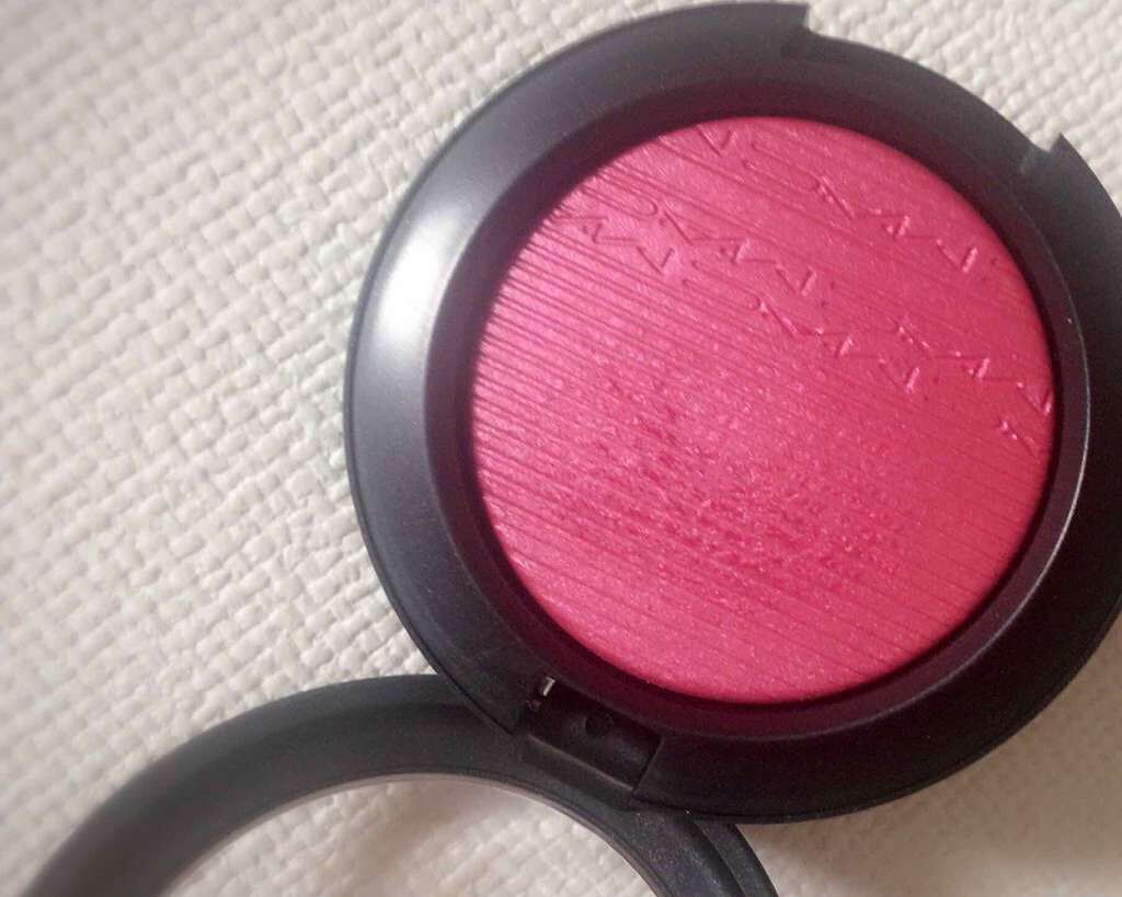 エクストラ ディメンション ブラッシュ/M・A・C/パウダーチークを使ったクチコミ(2枚目)