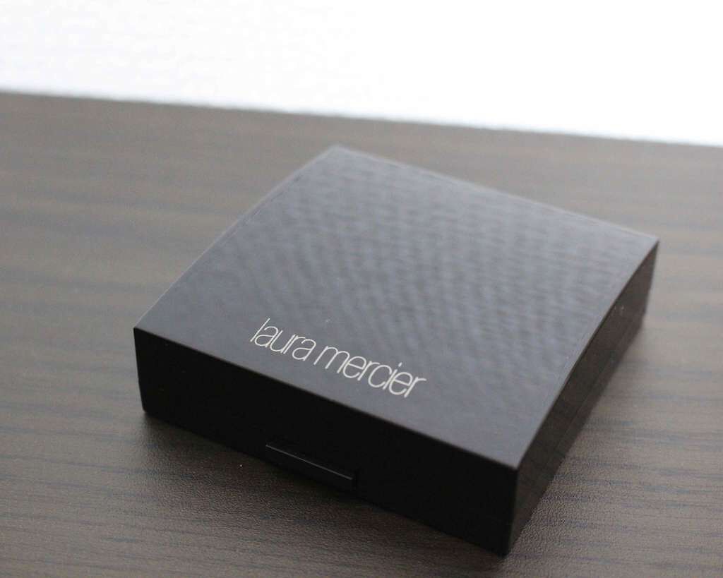 マットラディアンス ベイクドパウダー/ローラ メルシエ/プレストパウダーを使ったクチコミ（2枚目）