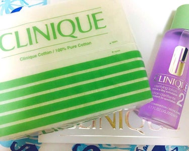 CLINIQUE クラリファイング ローション2♡
（隣のはコットンです）

LIPSの口コミをみて買いました！
化粧ノリが悪くファンデを厚塗りして
汗でよれよれだったのですが|ω･`)
この拭き取り化