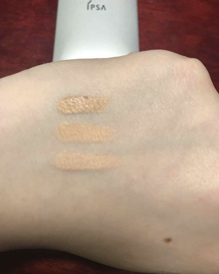 IPSA クリエイティブコンシーラーeのクチコミ「メイクする時は絶対使ってます!
真ん中の色が、ピンクがかっていて、くまを隠すのに最適です!✨💫.....」(3枚目)