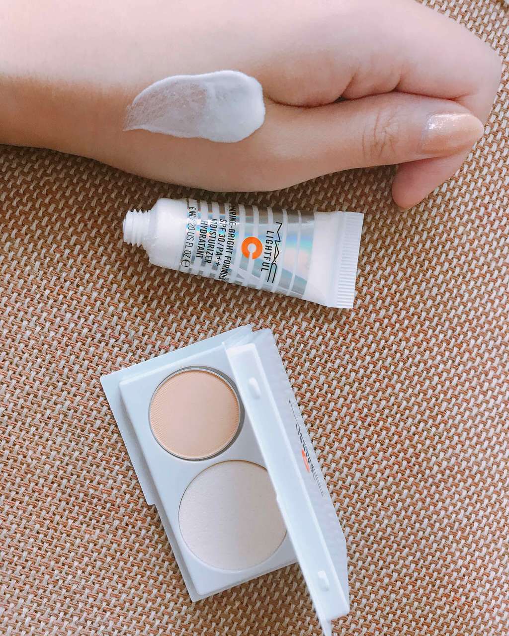 ライトフル C+ SPF 30 ファンデーション/M・A・C/パウダーファンデーションを使ったクチコミ(1枚目)