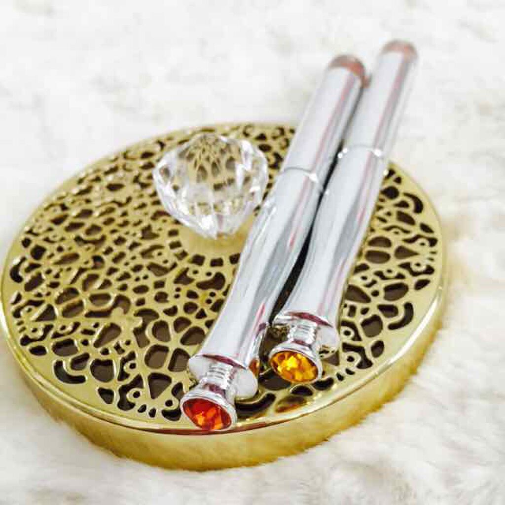 DAISO エクスプレスアイシャドーペンのクチコミ「ダイソーのアイシャドウペンシル✨
リピしてます💓
発色良くて綺麗です✨
繰り出し式✨
ピンクが.....」（1枚目）