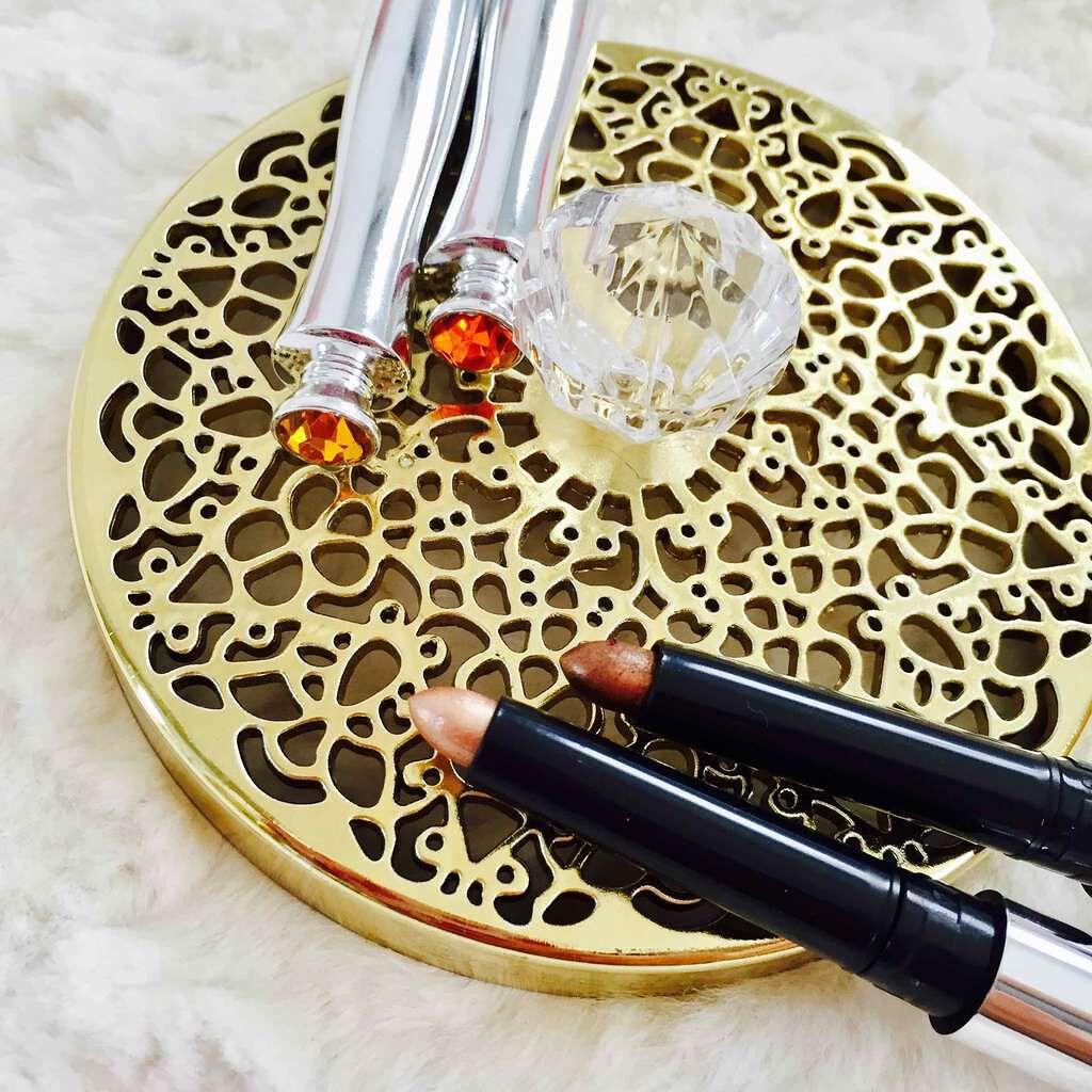 エクスプレスアイシャドーペン/DAISO/スティックアイシャドウを使ったクチコミ(2枚目)