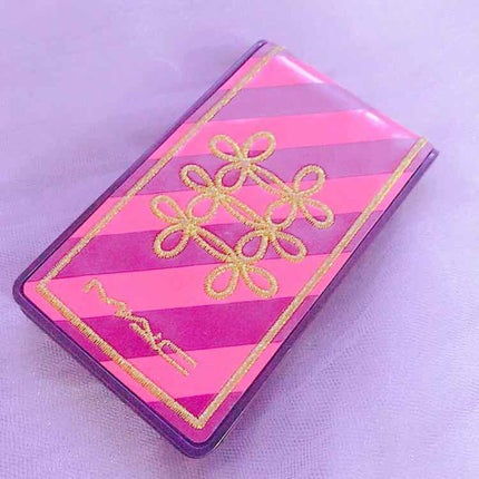 ナットクラッカー スウィート ピーチ フェイス コンパクト/M・A・C/メイクアップキットを使ったクチコミ(1枚目)