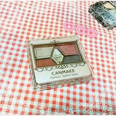 ♡ CANMAKE  ♡
パーフェクトスタイリストアイズ 14番

ついに購入しました🐰💕
キャンメイクのアイシャドウ14番です👧✨
実はこちらのヴィンテージな赤とピンクがずっと気になっていたのですが、