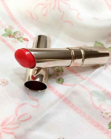 花嫁リップとしてよく知られる、オペラのリップティント05です💄✨
このリップはすごく人気！！😳
私は、買おうと思って出かけたらどこへ行っても05番だけ売り切れ…ということがあったので、見つけたら即買いを