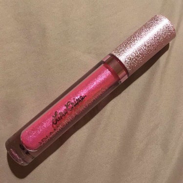 Lime Crime Diamond crashers Stripです♡
こちらもキラキラが凄くのるし発色も持ちもいいです！
海外セレブメイクなど好きな方にはおすすめです！
私はアイシャドーとしても使っ