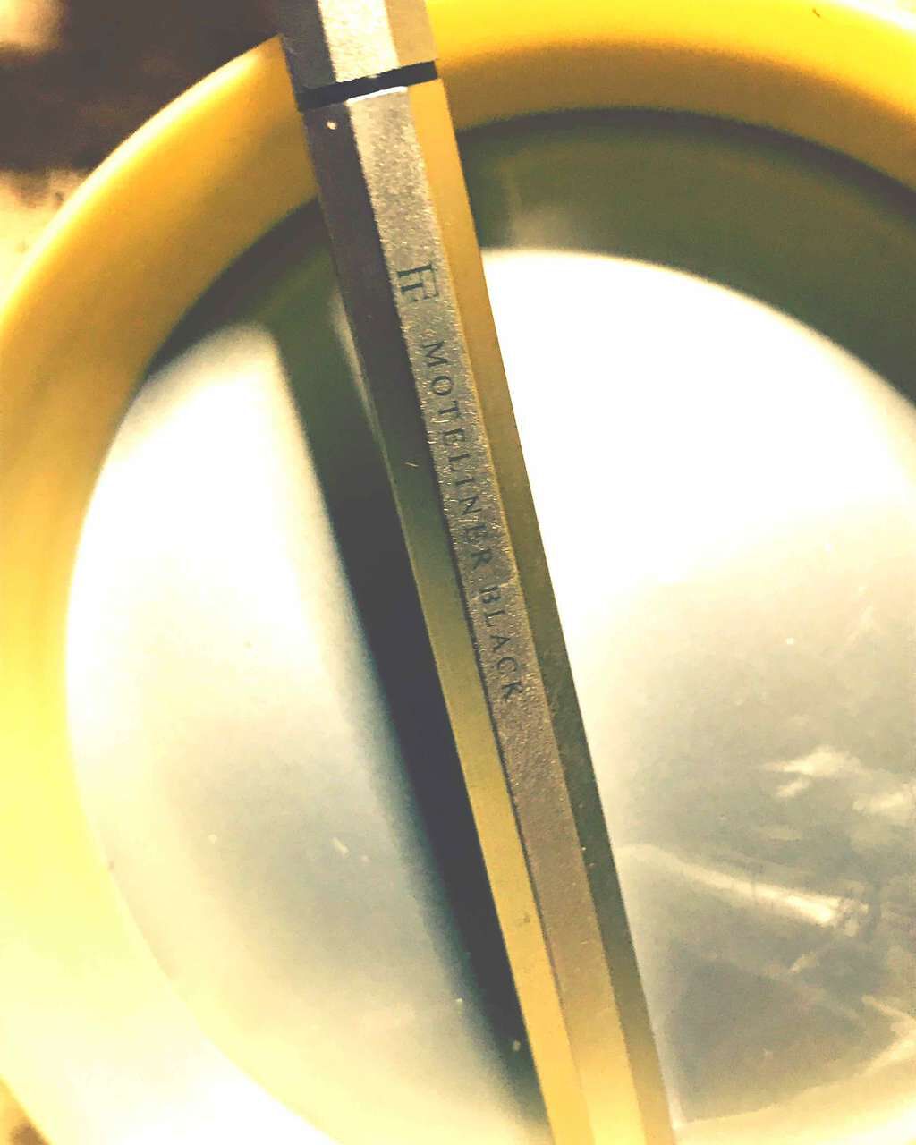 モテライナー リキッド/UZU BY FLOWFUSHI/リキッドアイライナーを使ったクチコミ（1枚目）