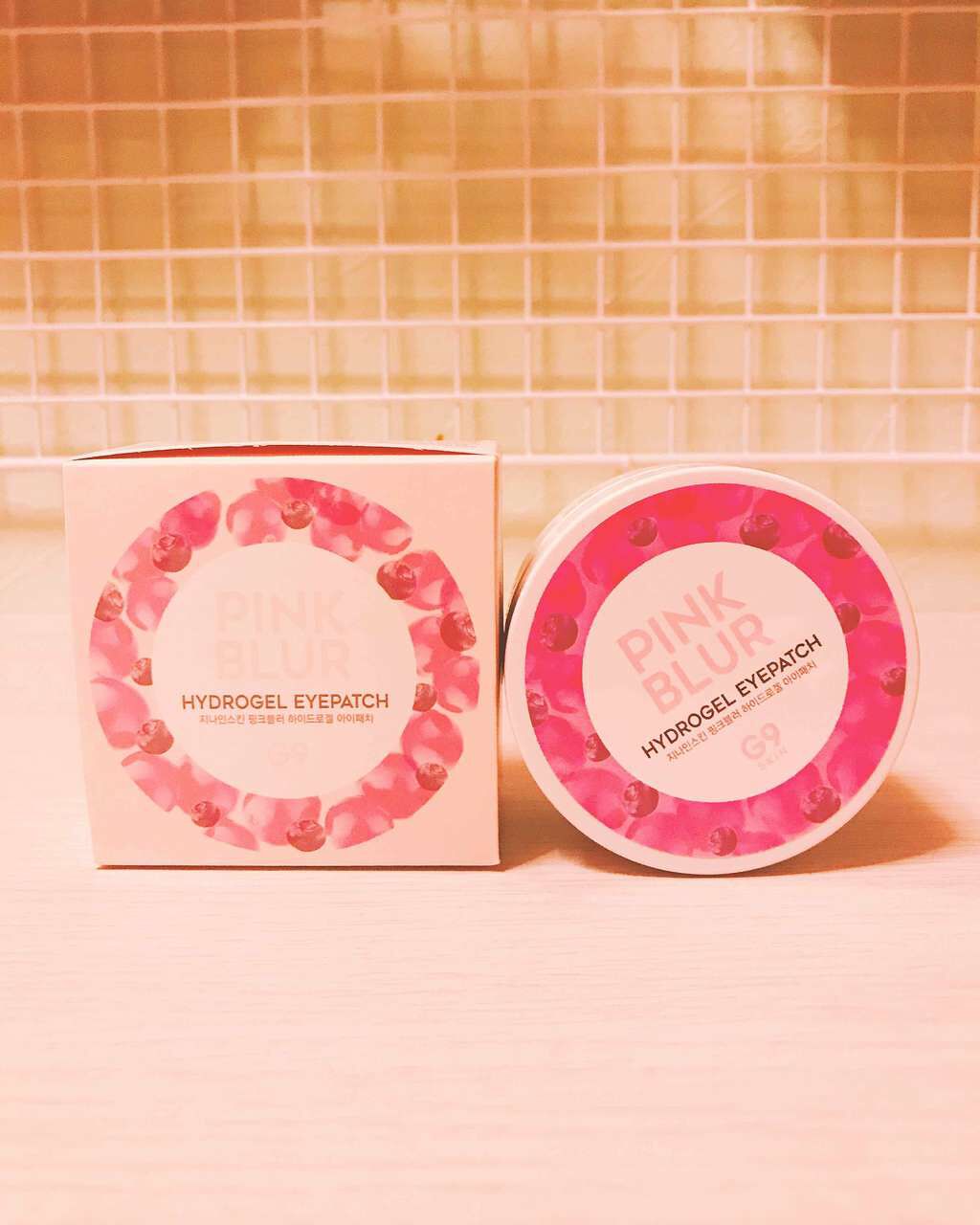 코즈에🌿 on LIPS 「目元のクマ用に、新大久保で購入しました👀グリッター入りのピンク..」(2枚目)