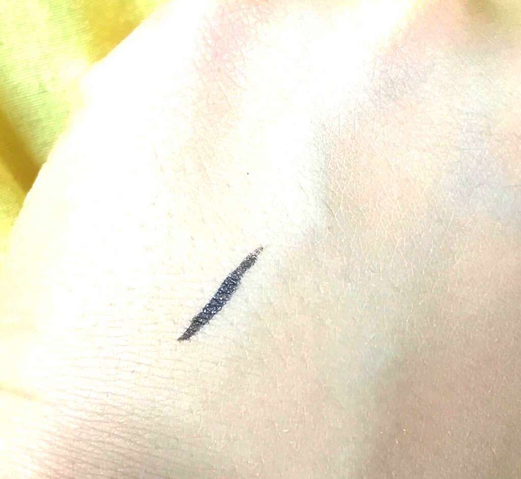 モテライナー リキッド/UZU BY FLOWFUSHI/リキッドアイライナーを使ったクチコミ（2枚目）