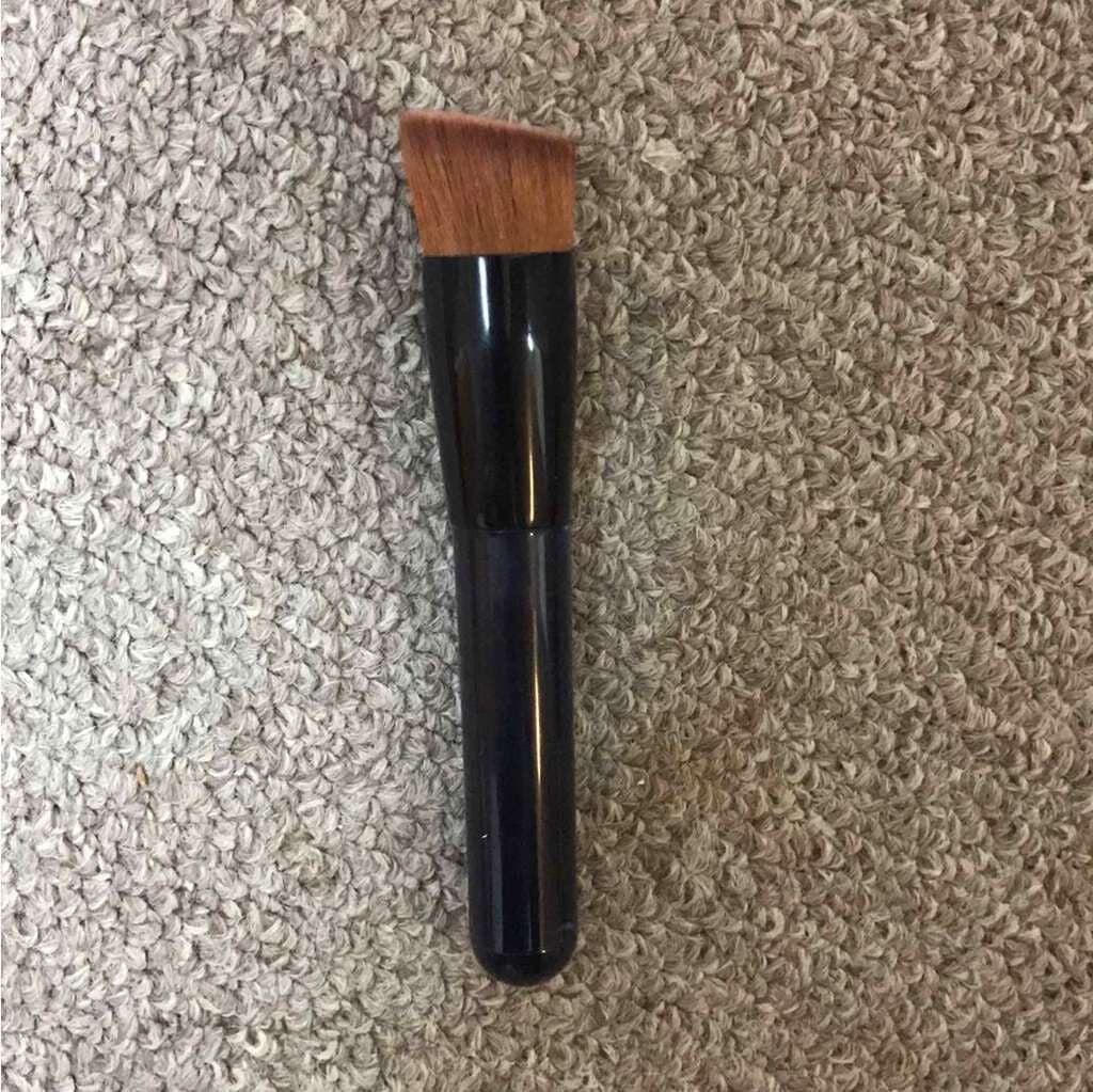 ファンデーション ブラシ 131 (専用ケース付き)/SHISEIDO/メイクブラシを使ったクチコミ(1枚目)