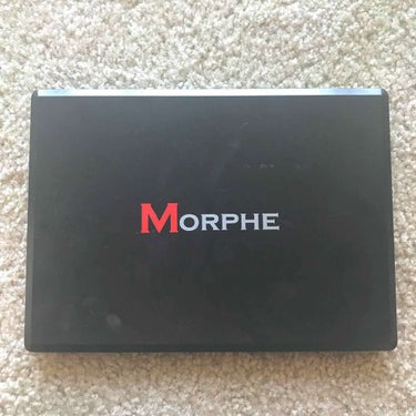 Morphe 35F - Fall Into Frost Paletteのクチコミ「このモーフィーのアイシャドウパレットは本当に発色が素晴らしくてお気に入りです！下の列が全てマッ.....」（1枚目）