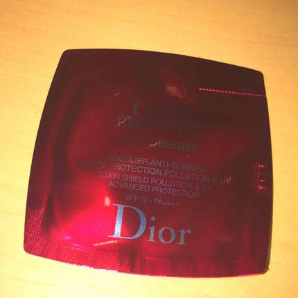 【旧】ワン エッセンシャル シティ ディフェンス 50/Dior/日焼け止めミルクを使ったクチコミ(1枚目)