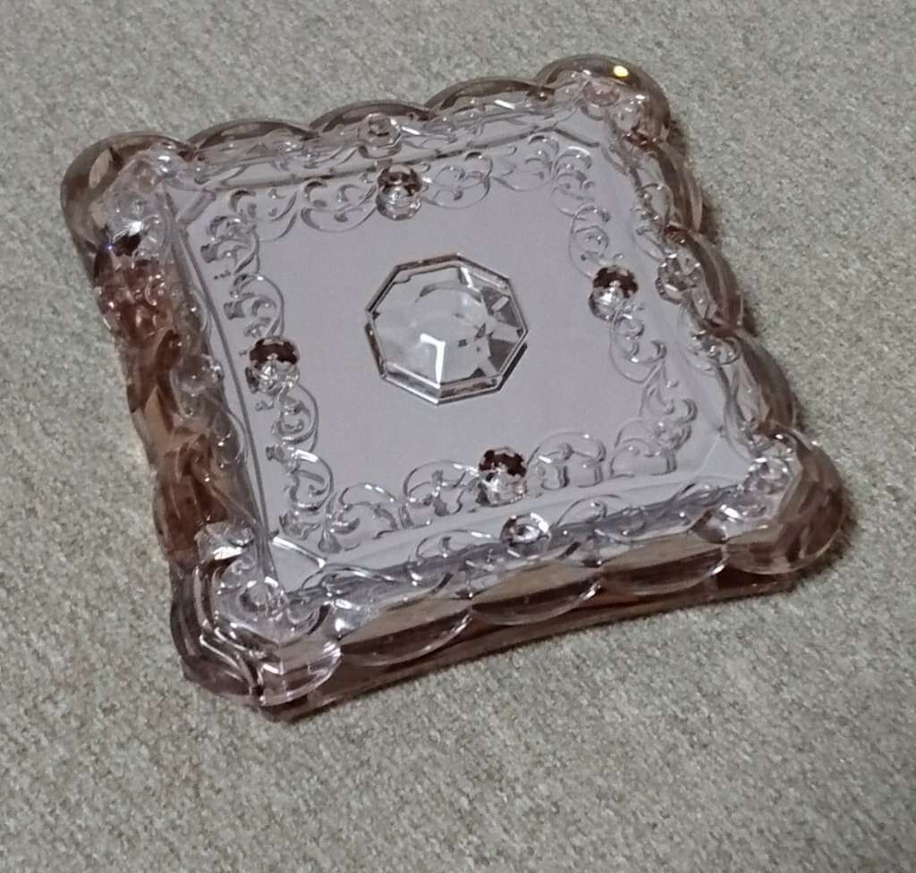 JILL STUART コントゥアリング コンパクトのクチコミ「カラーは02番

パケ買い、又は、インスタ映えにはいいかもしれないけど…て感じ笑

1番目、2.....」（1枚目）