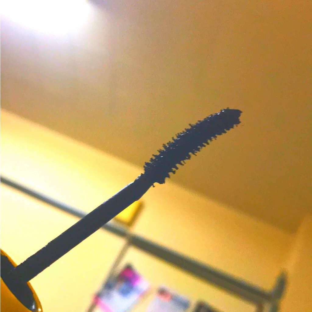 ボリューム エクスプレス マグナム ウォータープルーフ N/MAYBELLINE NEW YORK/マスカラを使ったクチコミ(2枚目)