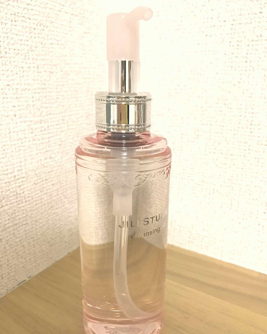JILL STUART クレンジング オイルのクチコミ「ボトルがかわいい、香りも懐かしい香りで癒されます。..」（1枚目）